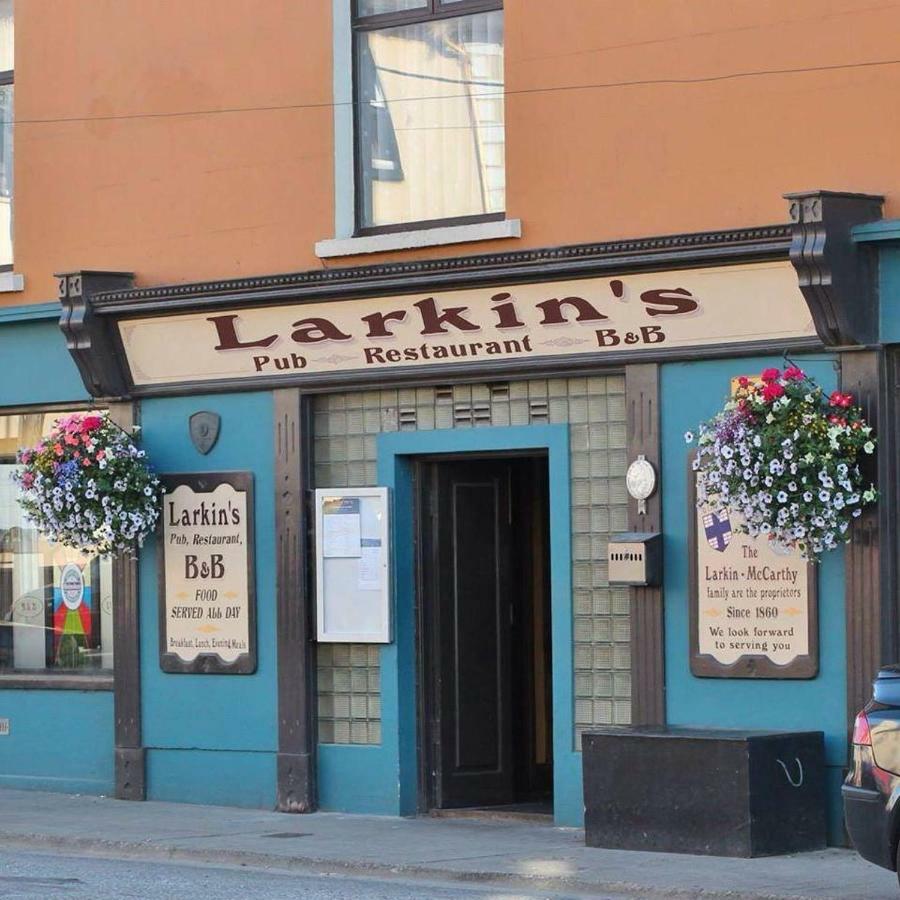 Larkin'S Pub, Restaurant, And B&B Milltown  Eksteriør billede